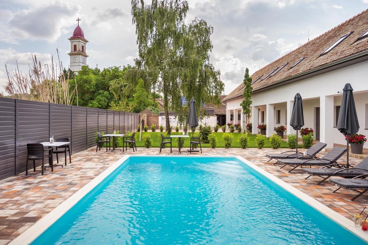 Bed and Breakfast Palkonyha Panzio Speiz Gasztromuhely Palkonya Esterno foto